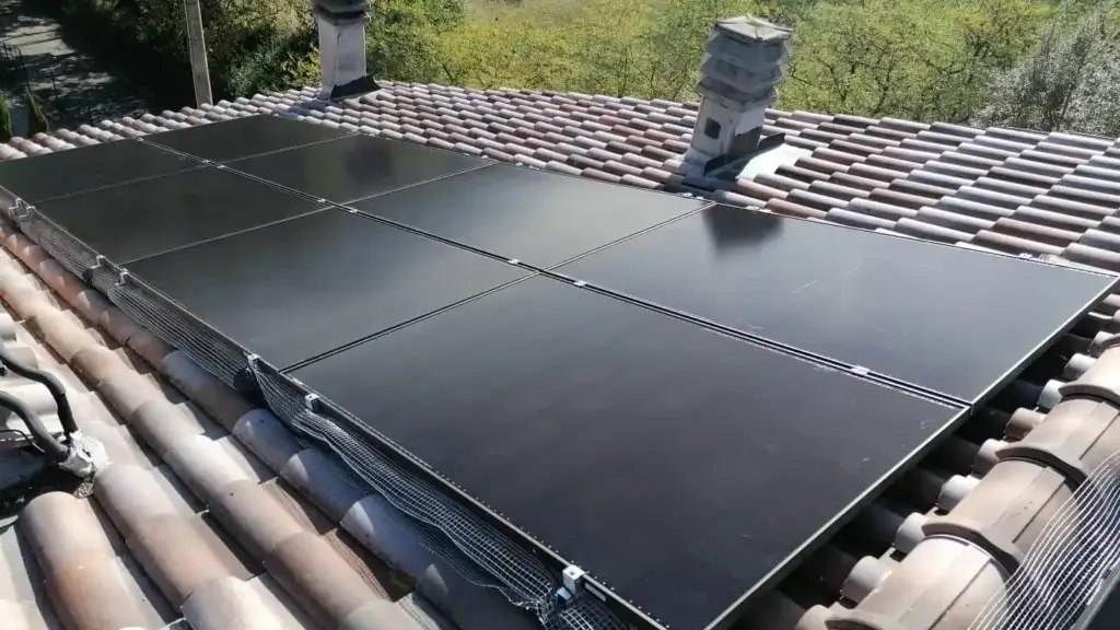 Un esempio di impianto fotovoltaico, che abbiamo realizzato a Peruzzi per un nostro cliente.